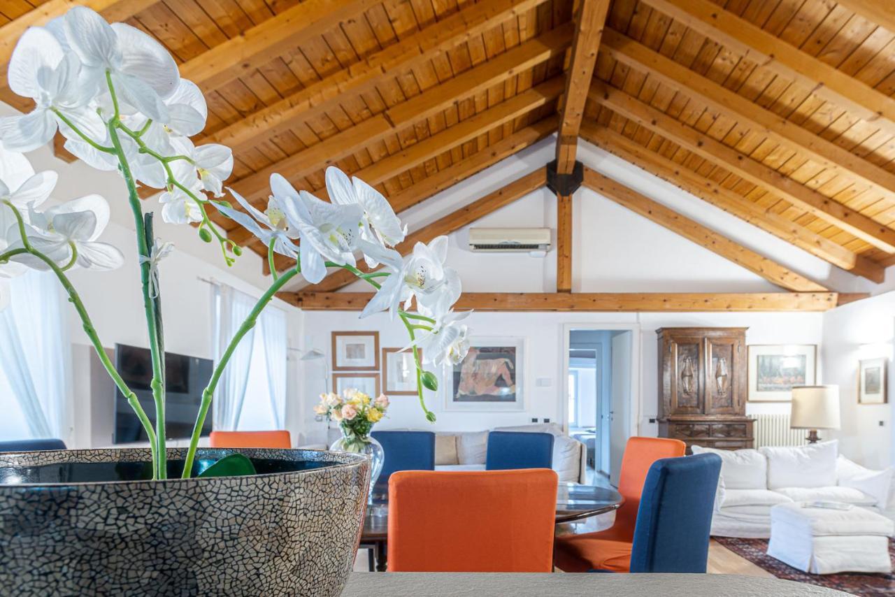 A Casa Nuccia Mansarda By Holiday Solutions Como Exterior foto